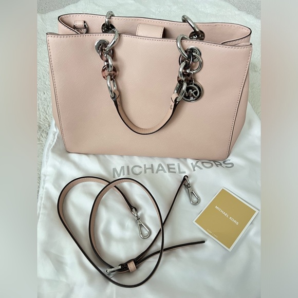 Michael Kors Handbags - Michael Kors purse with chunky chain straps